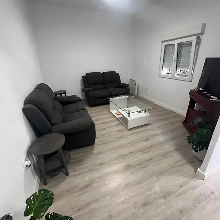 Casa Unifamiliar Completa Sevilla קמס
